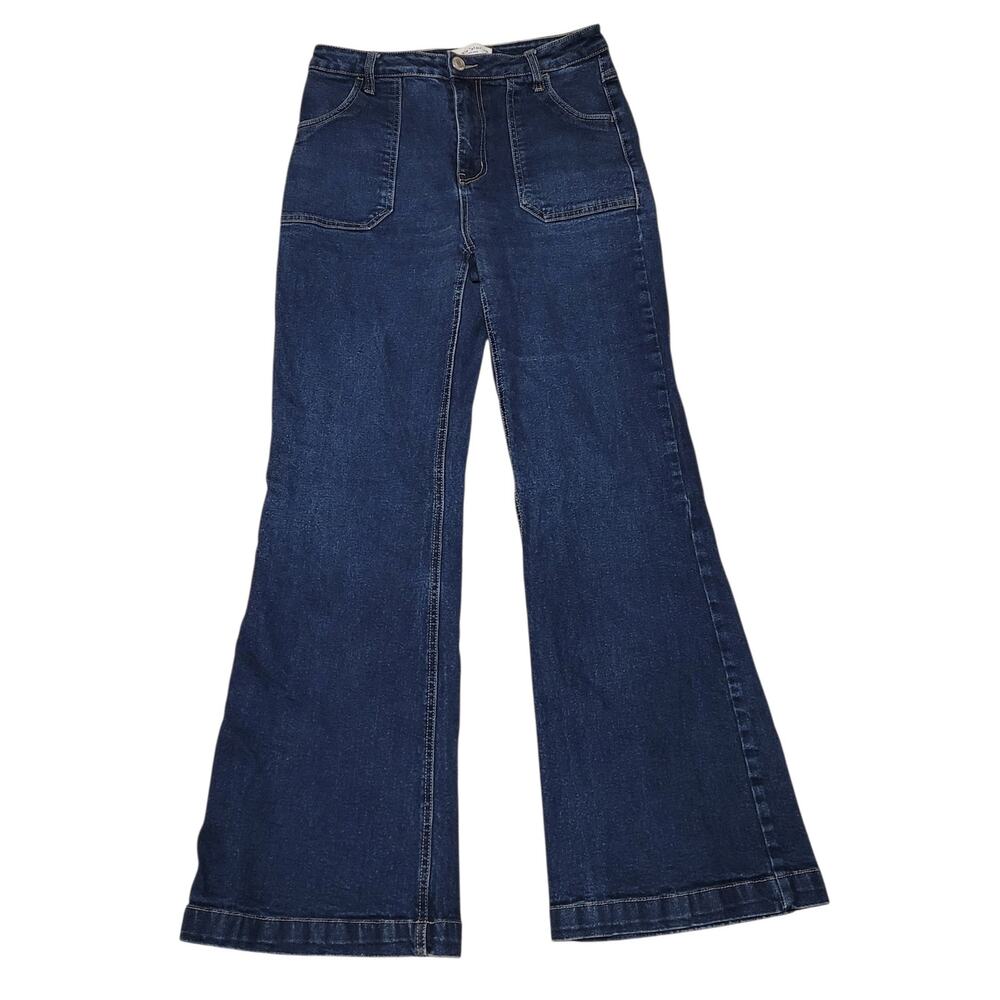 Vanilla Star Junior High-Rise Flare Leg Jeans Size 7 measures 28Wx29L EUC